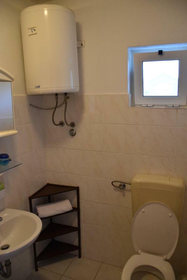 Ferienwohnung Mauro Ražanac Exterior foto